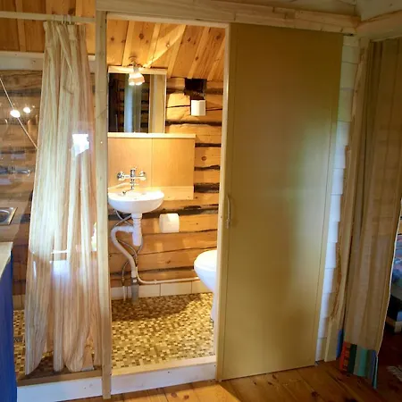 Jaervenukka Puhkemaja Ahijarve